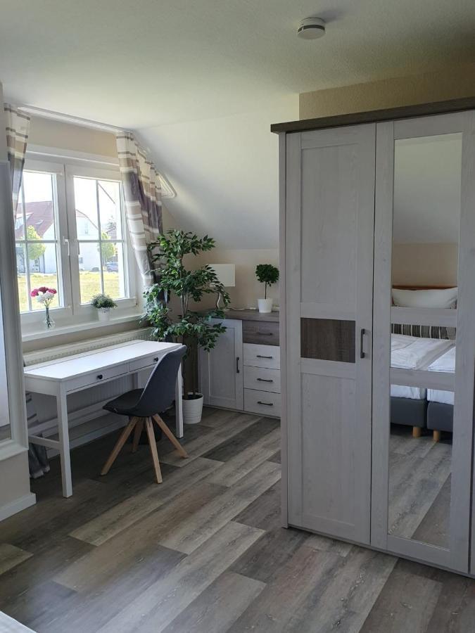 Ferienapartment Wiese & Meer Auf Ruegen Neddesitz エクステリア 写真