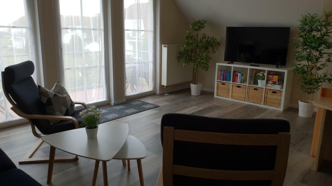 Ferienapartment Wiese & Meer Auf Ruegen Neddesitz エクステリア 写真