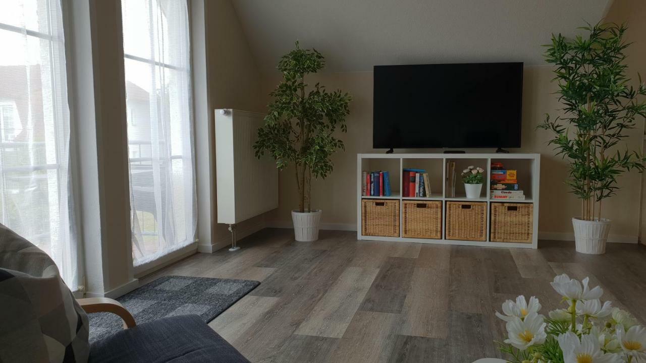Ferienapartment Wiese & Meer Auf Ruegen Neddesitz エクステリア 写真