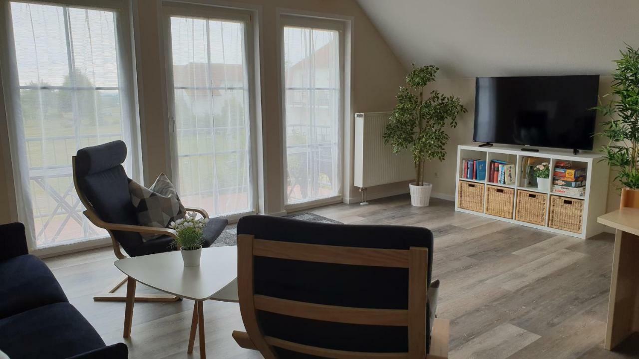 Ferienapartment Wiese & Meer Auf Ruegen Neddesitz エクステリア 写真