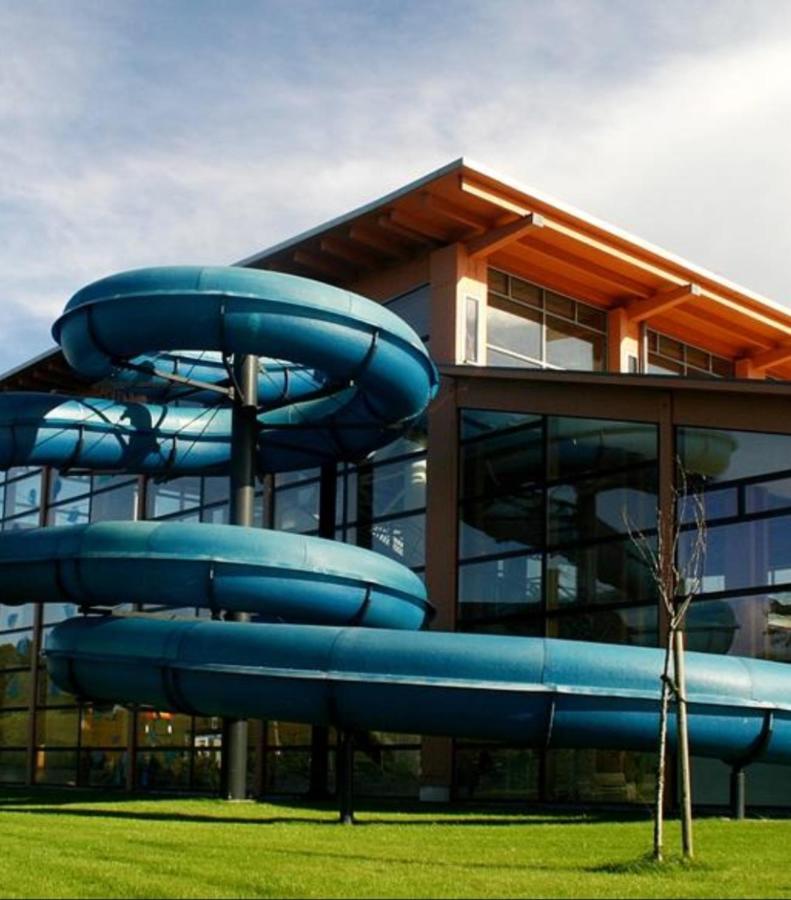Ferienapartment Wiese & Meer Auf Ruegen Neddesitz エクステリア 写真